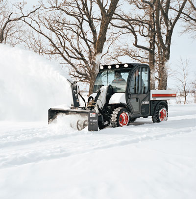 Bobcat_5600_with_snow_blower